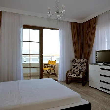 فيلة Sovalye Island